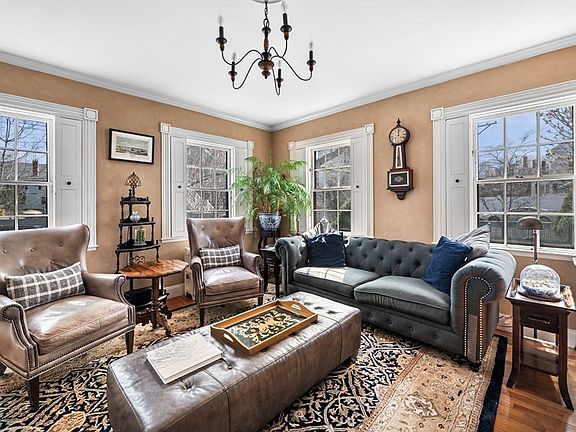 2nd image of 4 Pleasant Street Ave #4