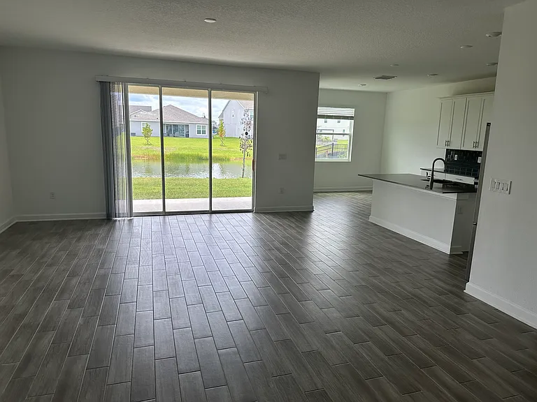 5016 Center Ct — Photo 8