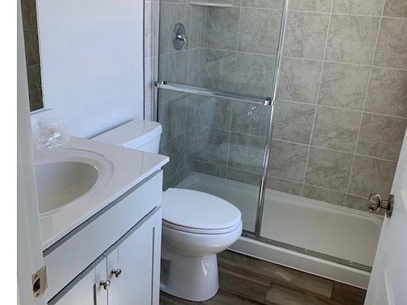 3rd image of 415 17th Ave