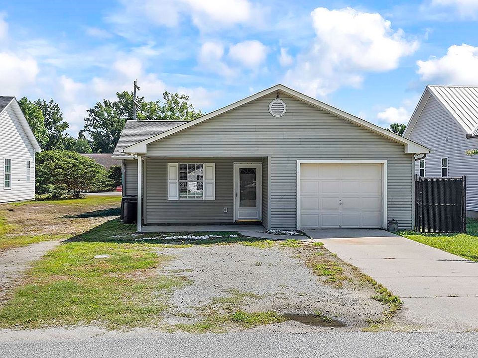 1st image of 208 Coppersmith Ln.