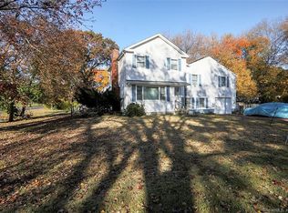 1 Carlin St, Norwalk, CT 06851