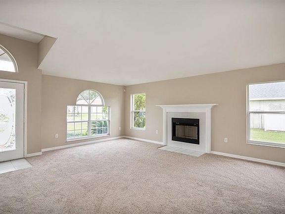 4th image of 3552 Lismore Dr