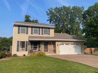 1305 Montclair Pl, Fort Atkinson, WI 53538