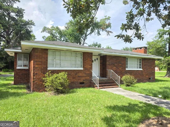 2 Coleraine Dr, Port Wentworth, GA 31407