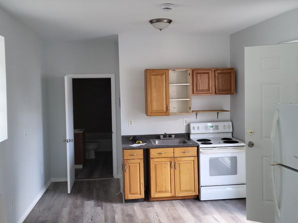954 N Main St