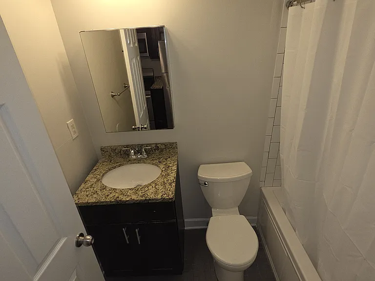 204 Ogden Ave #2R — Photo 9