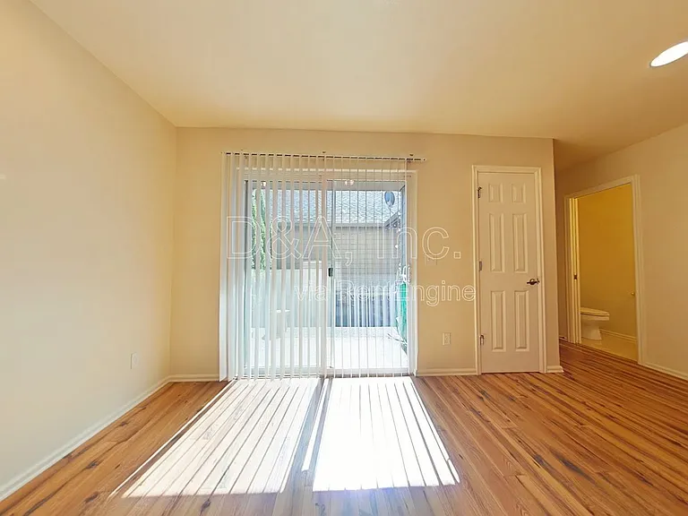 3523 SE Midvale Dr — Photo 3