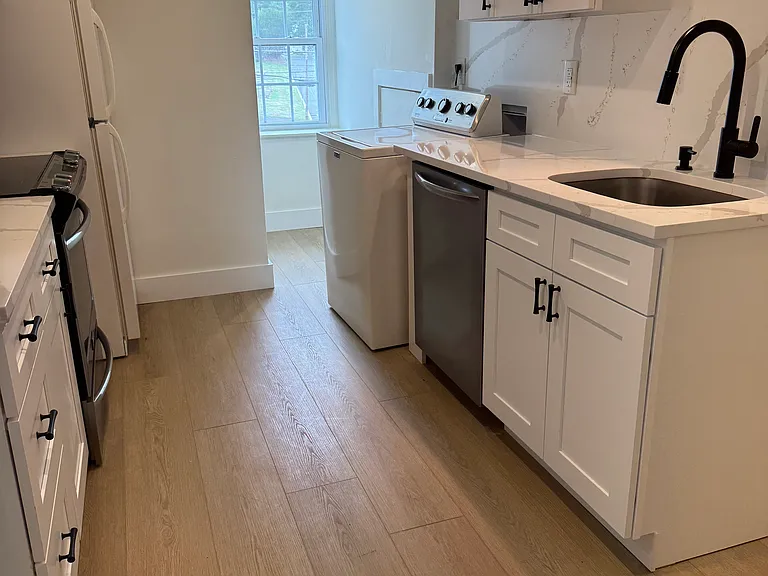 510 S State St #4 — Photo 8