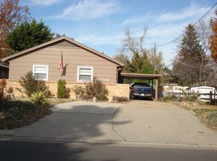 1208 E 19th Ave, Winfield, KS 67156