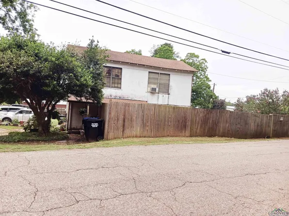 1105 N 7th St, Longview, TX 75601