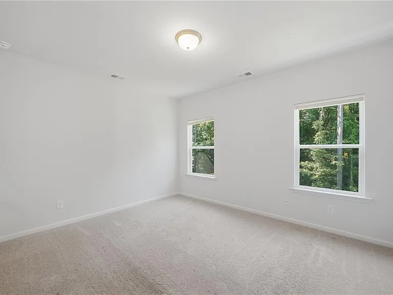 1670 Eagle Dr — Photo 32