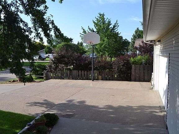 2nd image of 110 S Brooks St