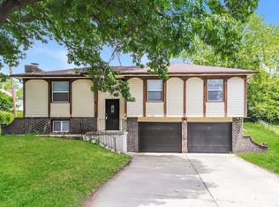 9744 NW Overhill Dr, Kansas City, MO 64152