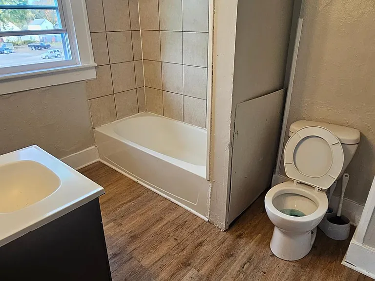 305 Cole Ave — Photo 6