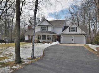 2489 Woodington Way, Suamico, WI 54173