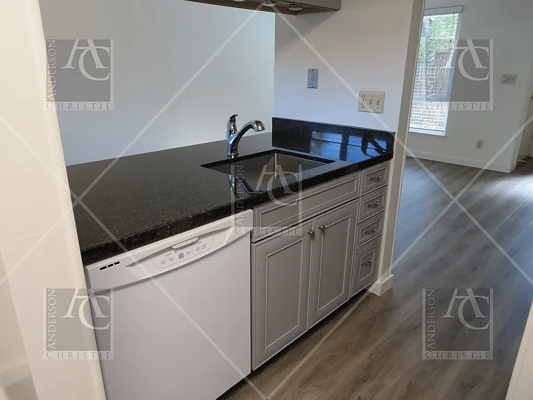 204 Castillion Ter — Photo 5