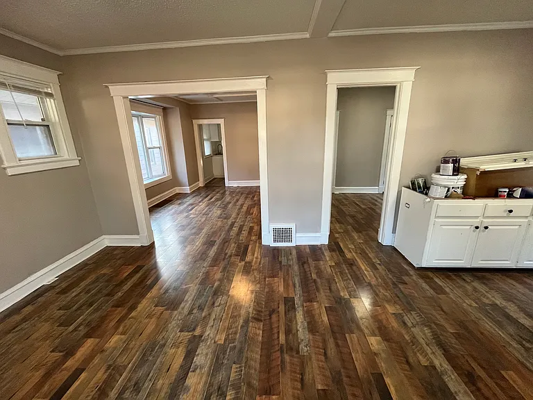 3718 Wayne Ave — Photo 7