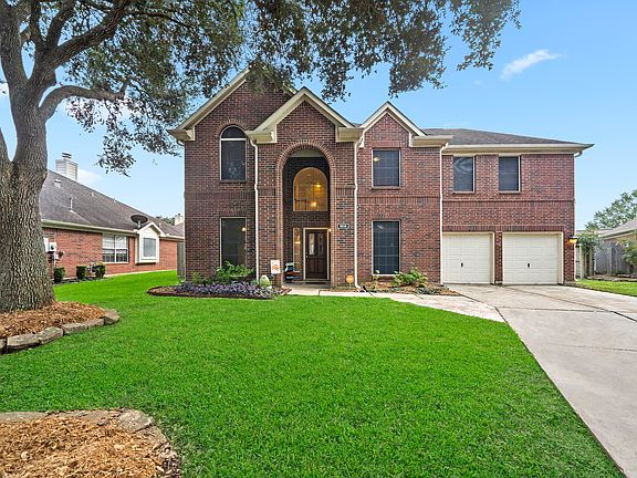 2nd image of 1908 Oak Hollow Dr W