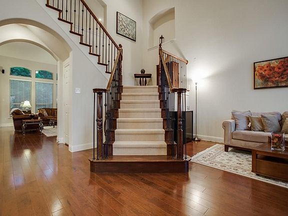 3rd image of 6832 Foghorn Ln