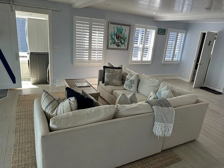 2149 Fairfield Beach Rd — Photo 11
