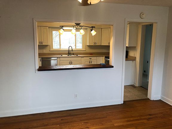 5th image of 3304 Grandview Dr