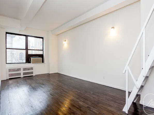 43 West 16th Street image 1 of 7