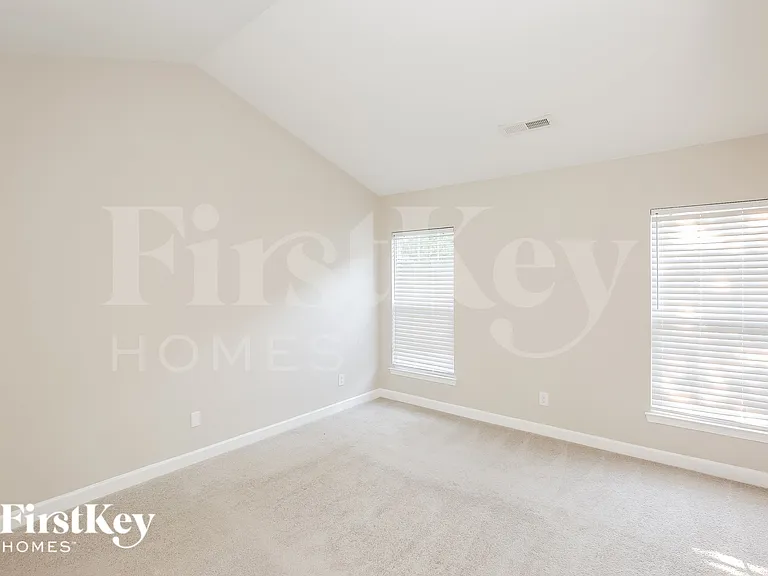 1011 Bridleside Dr — Photo 9