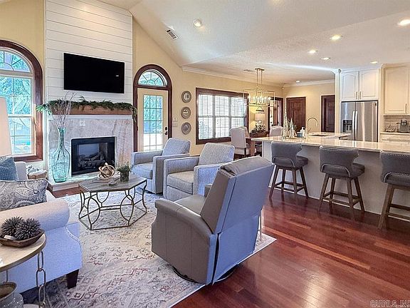 3rd image of 310 Quail Ridge Dr