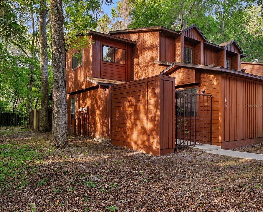 1st image of 5701 SW 10th Pl