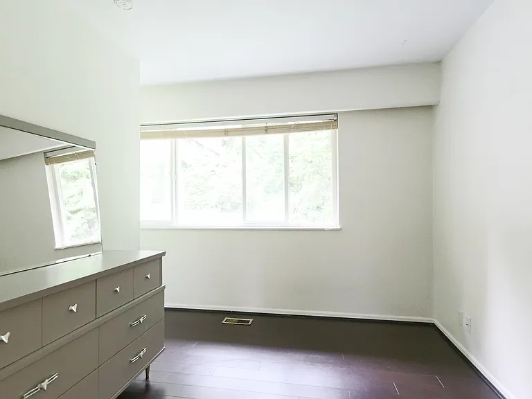 660 Kenwood Rd — Photo 15