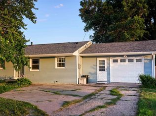 303 N 19th Ave W, Newton, IA 50208