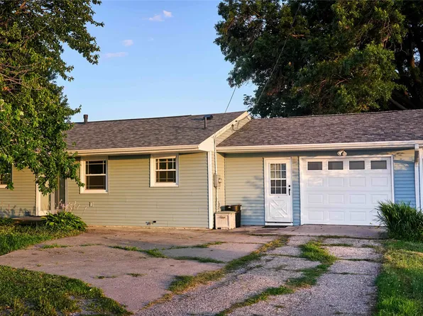 303 N 19th Ave W, Newton, IA 50208