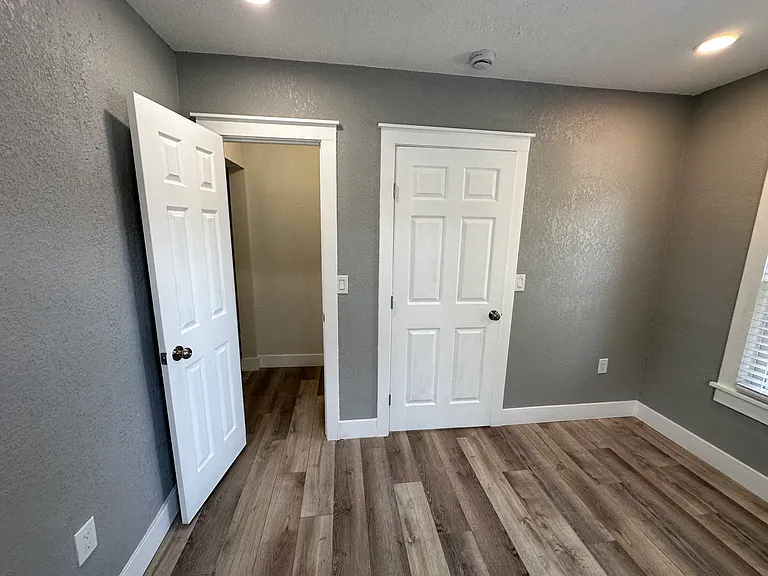 826 E 21st Ave #1 — Photo 11