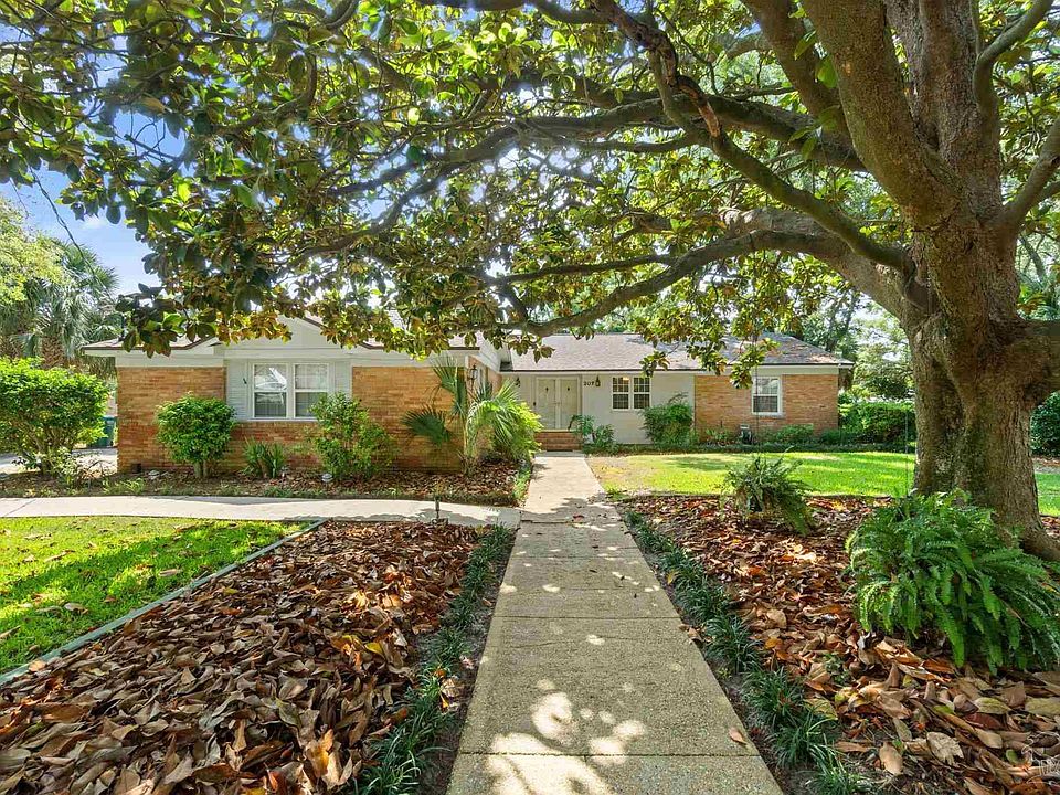 1st image of 207 Pinetree Dr