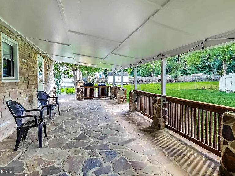6641 Barrett Rd — Photo 40