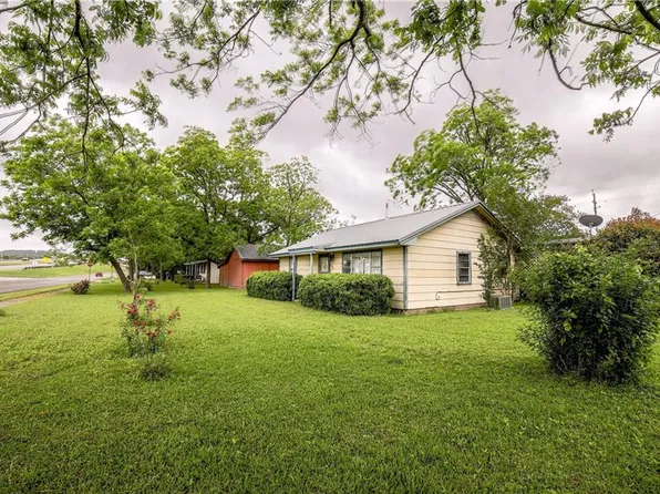 905 College St, Bastrop, TX 78602