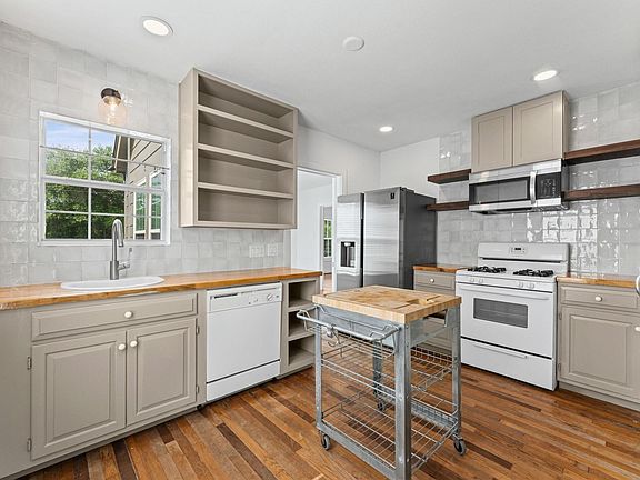 4th image of 1212 Glendale St