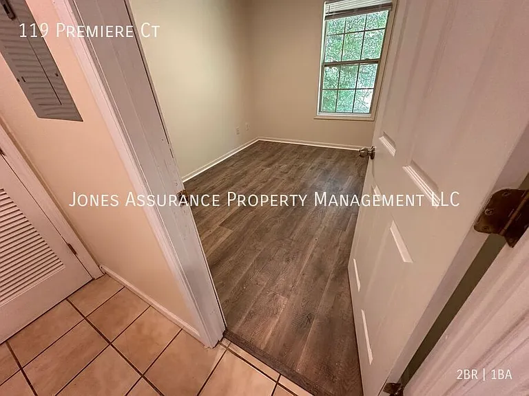 119 Premiere Ct — Photo 13