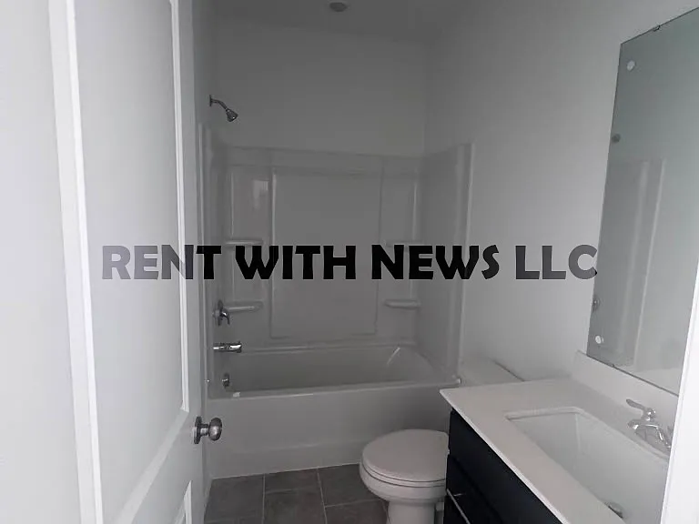 109 Napoleone St #1 — Photo 37