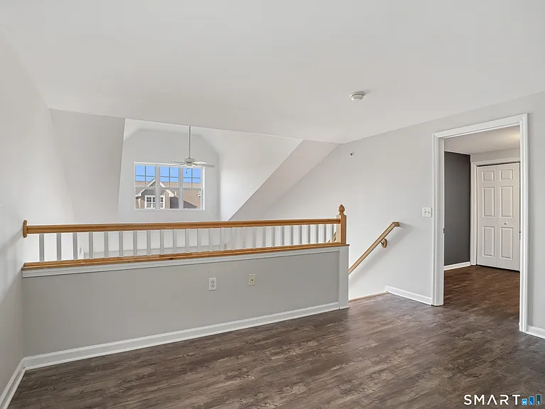 35 W Broad St #404 — Photo 23