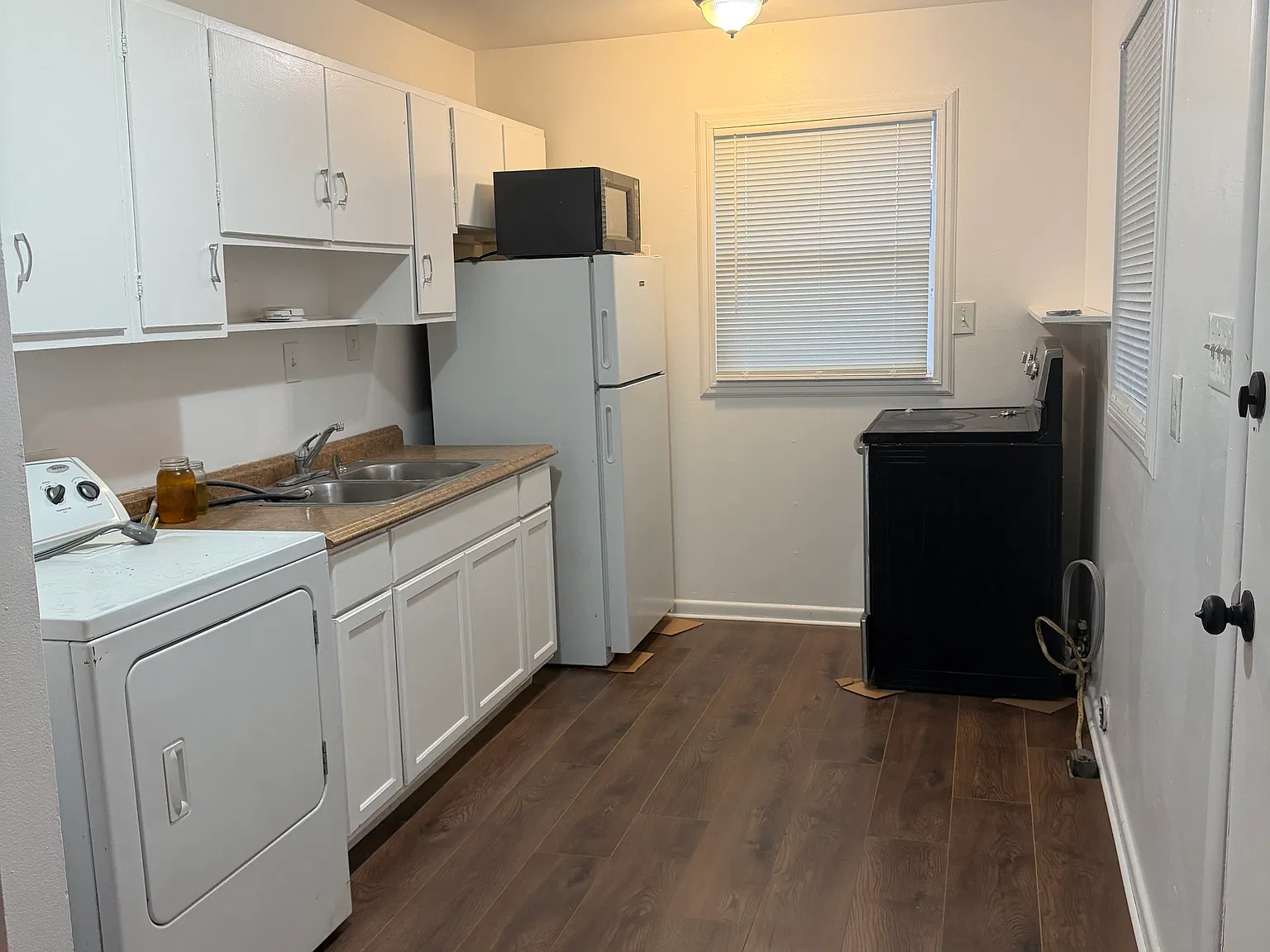 2 bed, 700 sqft, $1,795 — Photo 2