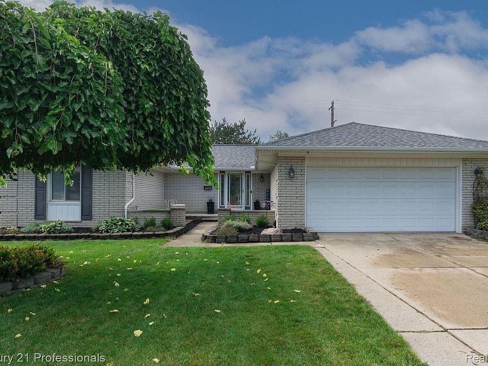 1st image of 6655 Carriage Hills Dr