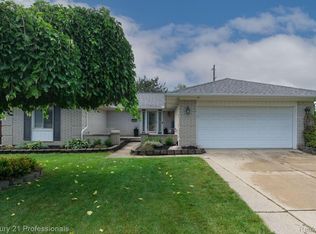 6655 Carriage Hills Dr, Canton, MI 48187