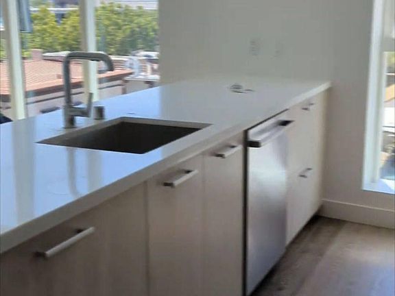 4th image of 188 W Saint James St #10619