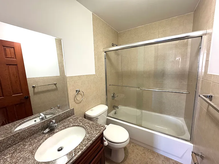 26-26 30th St #6 — Photo 4