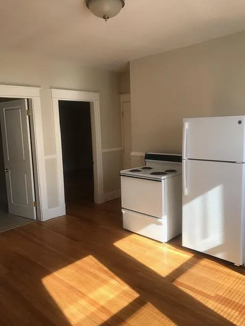 1 bed, 825 sqft, $1,325 — Photo 4