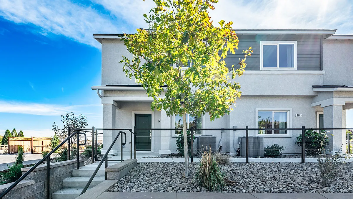 Building Photo - Grand Point Way