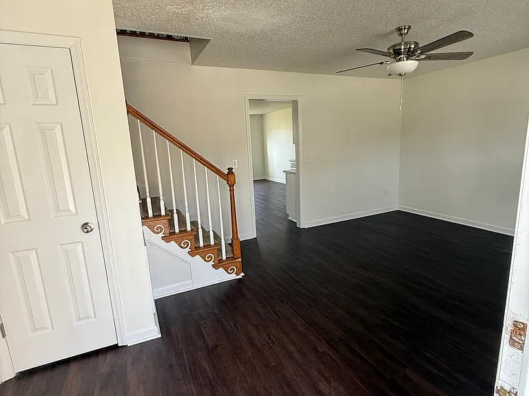 103 Wimbledon Ct — Photo 10