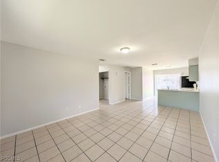 427 NE Pine Island Ln APT 1, Cape Coral, FL 33909