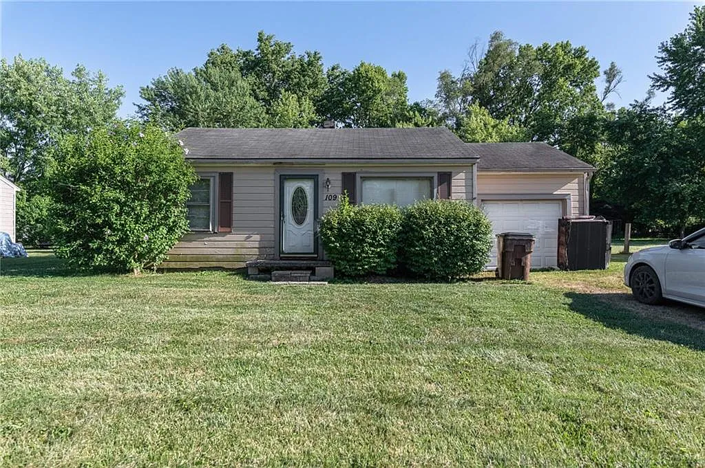 109 Montgomery Ave photo 1